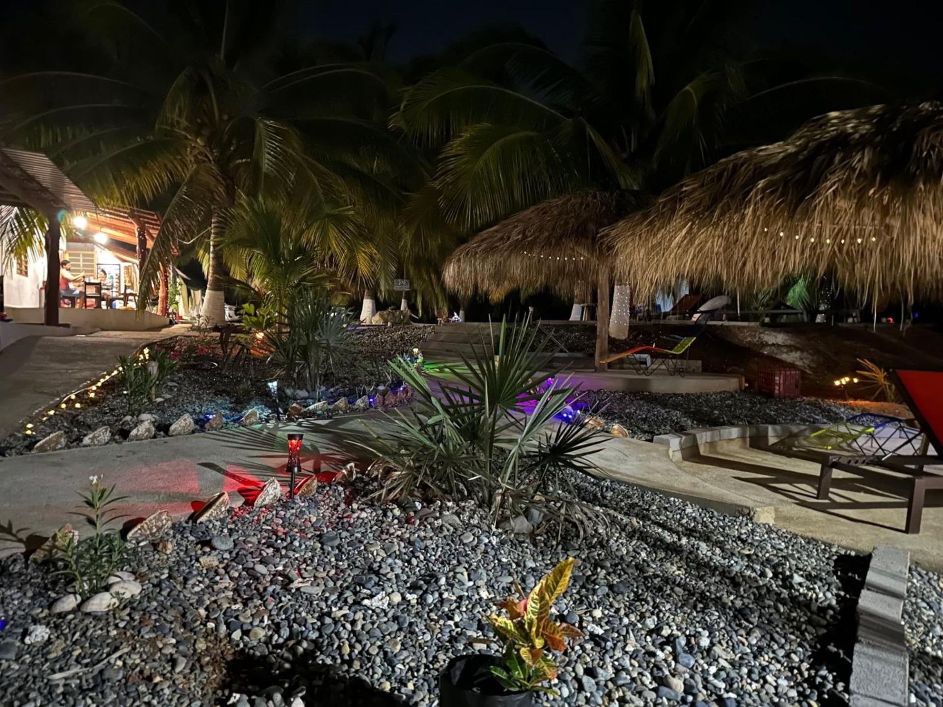 Casa Las Palmas Playa La Saladita Zihuatanejo Exterior foto